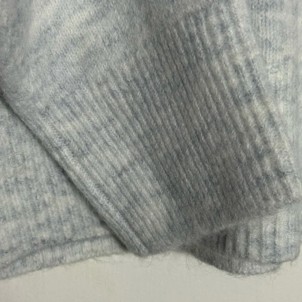 GAP Light Gray Off-the-Shoulder Sweater - Picture 6 of 8